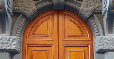 PORTONI AUTOMATICI IN LEGNO